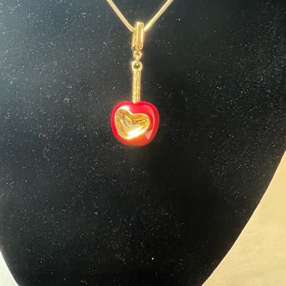 Louis Vuitton Caramel Apple Lacquer
Yellow Gold 18 Karat Pendant Charm❤️❤️ - Picture 12 of 13